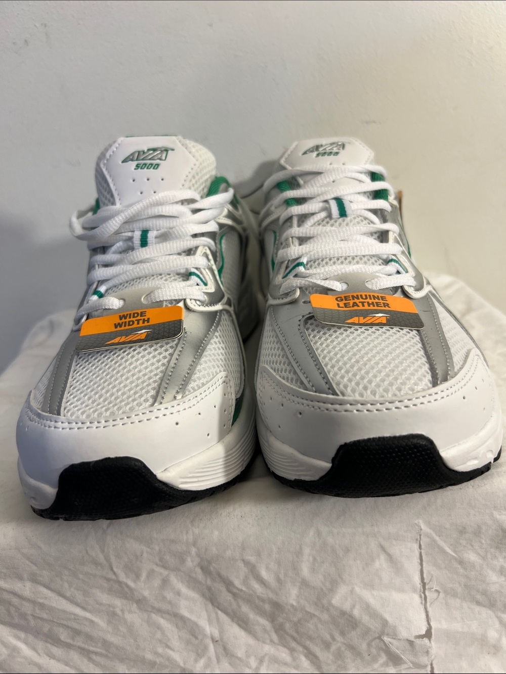 NEW WITH TAG Avia Women's 5000 Performance Sneakers Green/White 10W - Picture 5 of 10